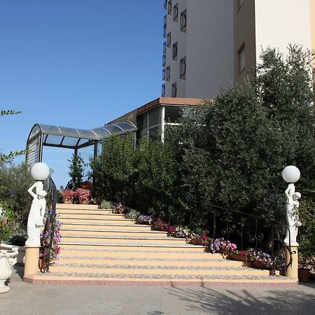 Hotel Plaza ليدو ديلي ايستينسي المظهر الخارجي الصورة