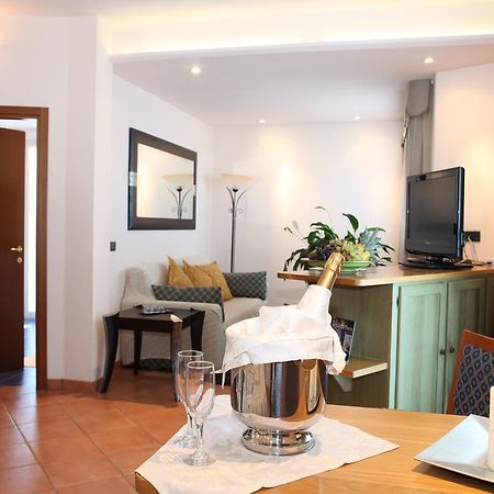 Hotel Plaza ليدو ديلي ايستينسي المظهر الخارجي الصورة