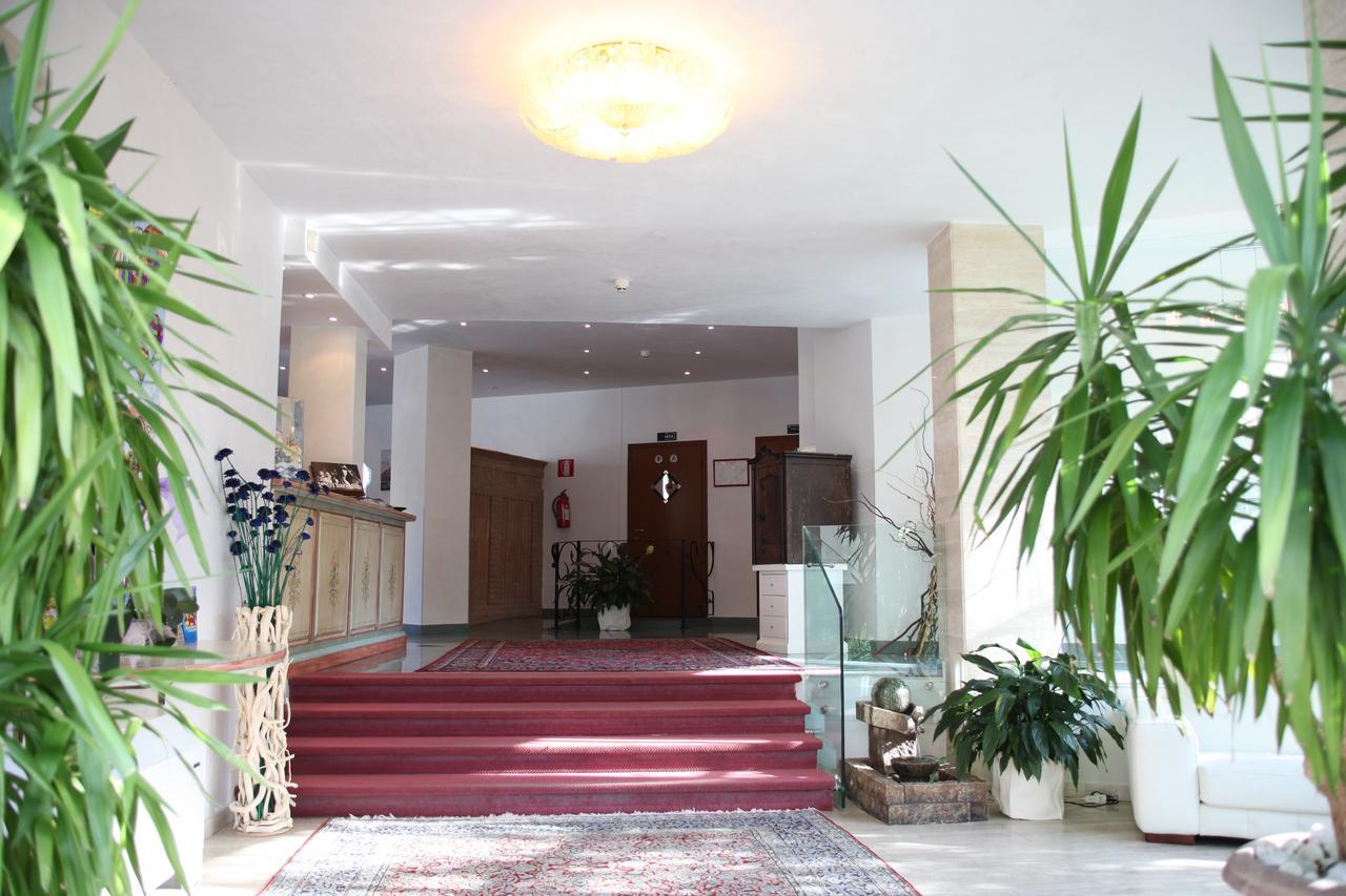 Hotel Plaza ليدو ديلي ايستينسي المظهر الخارجي الصورة