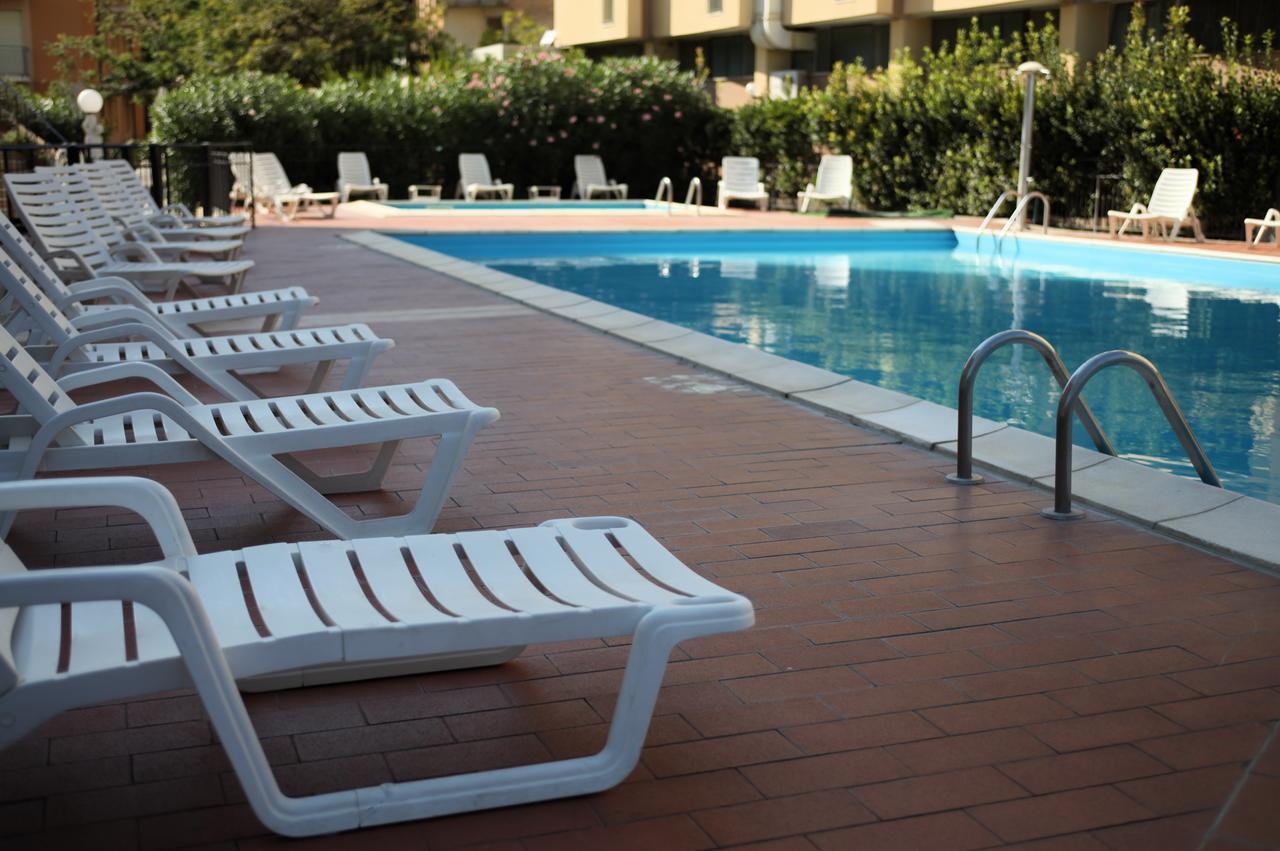 Hotel Plaza ليدو ديلي ايستينسي المظهر الخارجي الصورة
