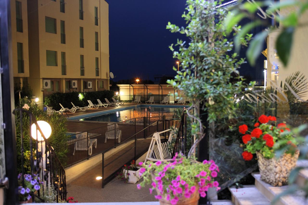Hotel Plaza ليدو ديلي ايستينسي المظهر الخارجي الصورة