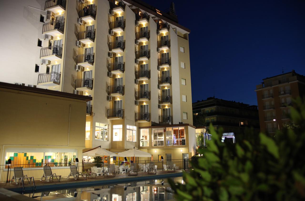 Hotel Plaza ليدو ديلي ايستينسي المظهر الخارجي الصورة